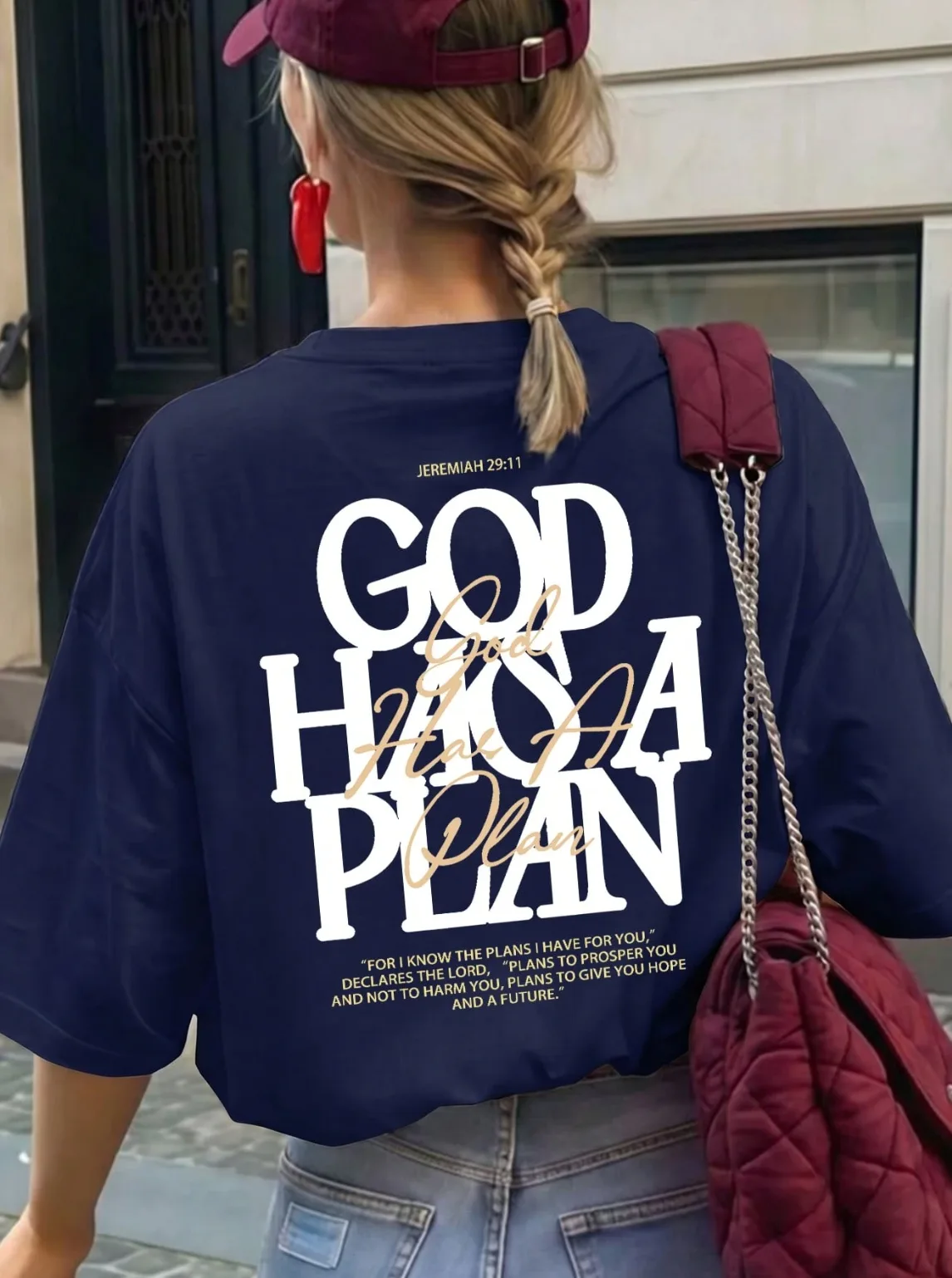 Remera oversize estampada "God Has"